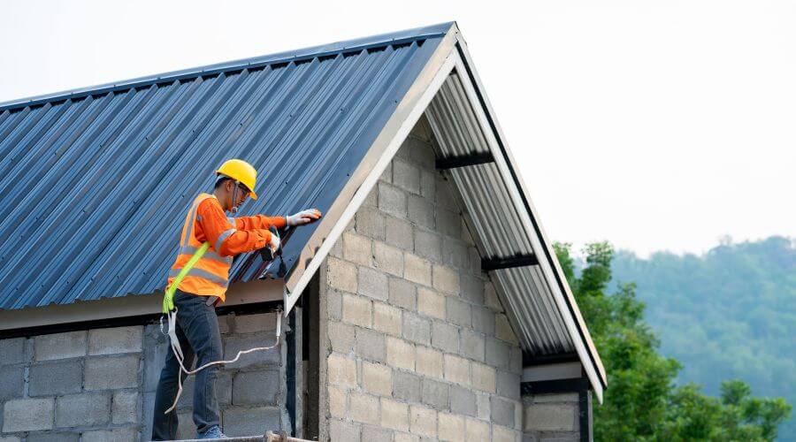 Expert top industrial roofings services in Oblong, IL